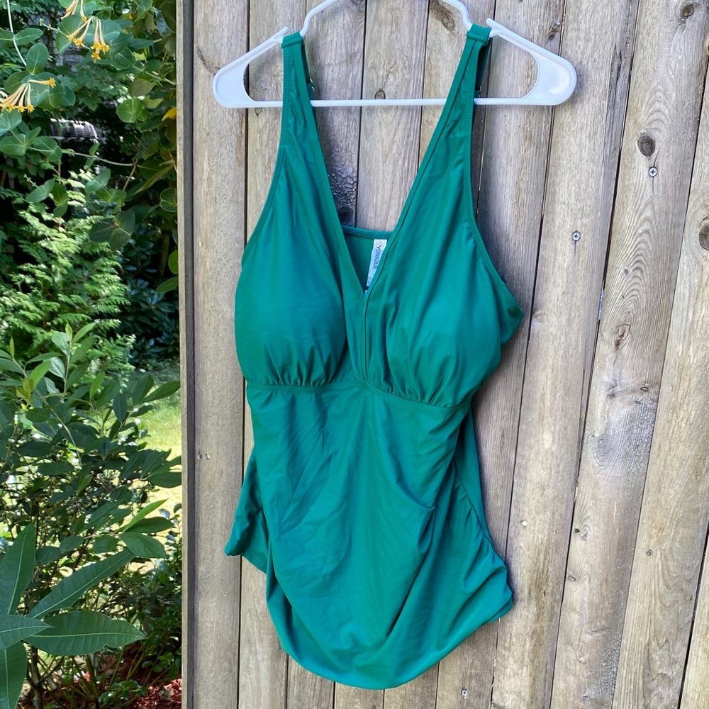 NWT Yonique Green Tankini Swim Bathing Suit Top size 18W